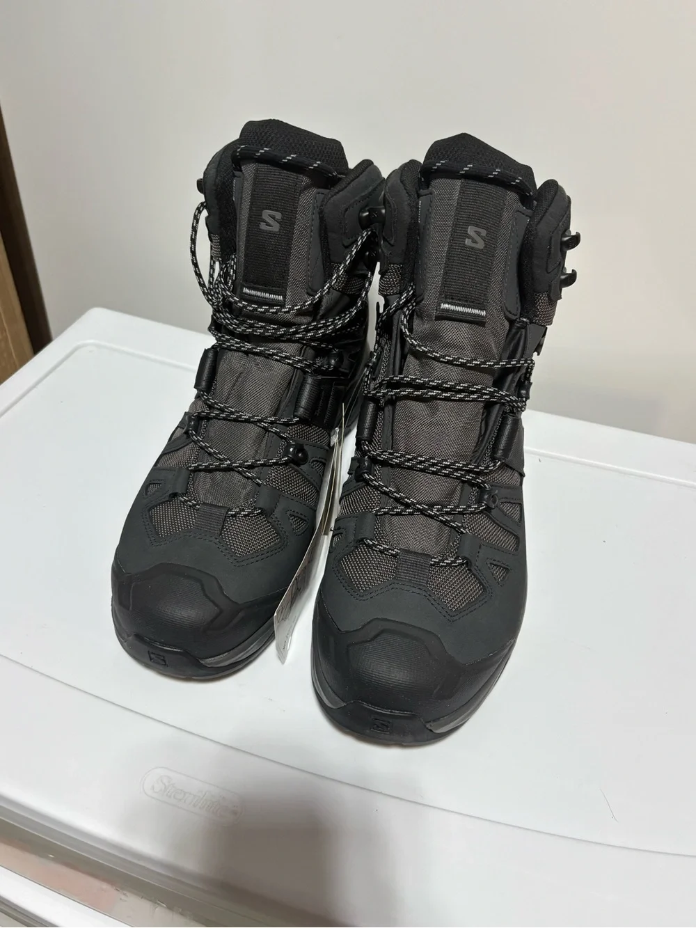 Salomon Quest 4 GTX Men’s Size 10.5 Waterproof Hiking Boots. Gray/Magnet/Quarry